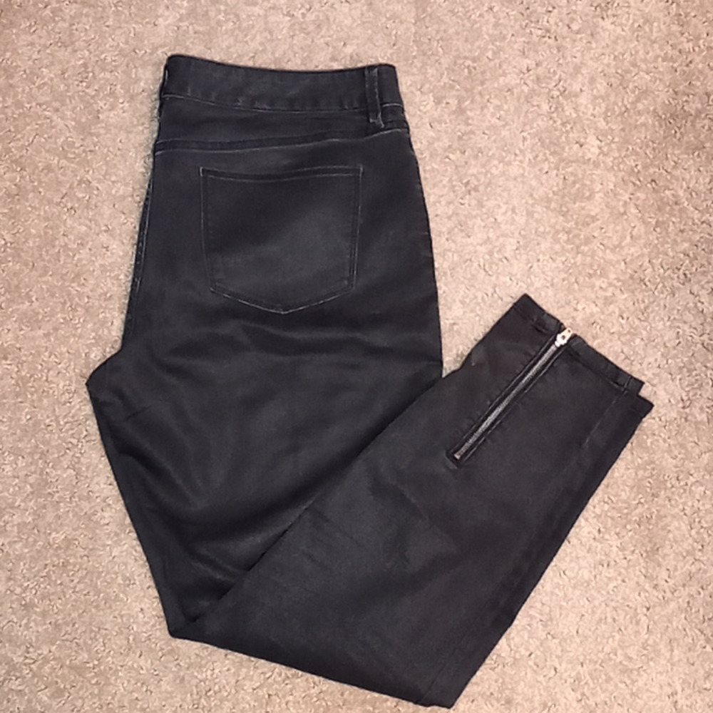 The Limited denim black sheen ankle zip jegging